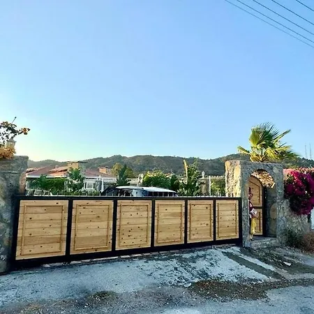 فيلة Bozbey داتْشا